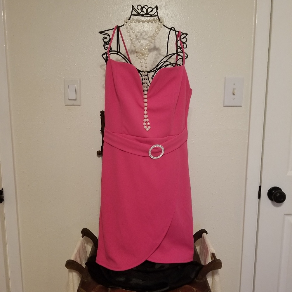 Fuschia belted spaghetti strap dress - Picture 4 of 6